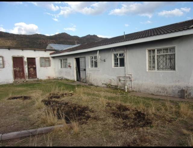 6 BEDROOM HOUSE FOR SALE IN EZIBELENI